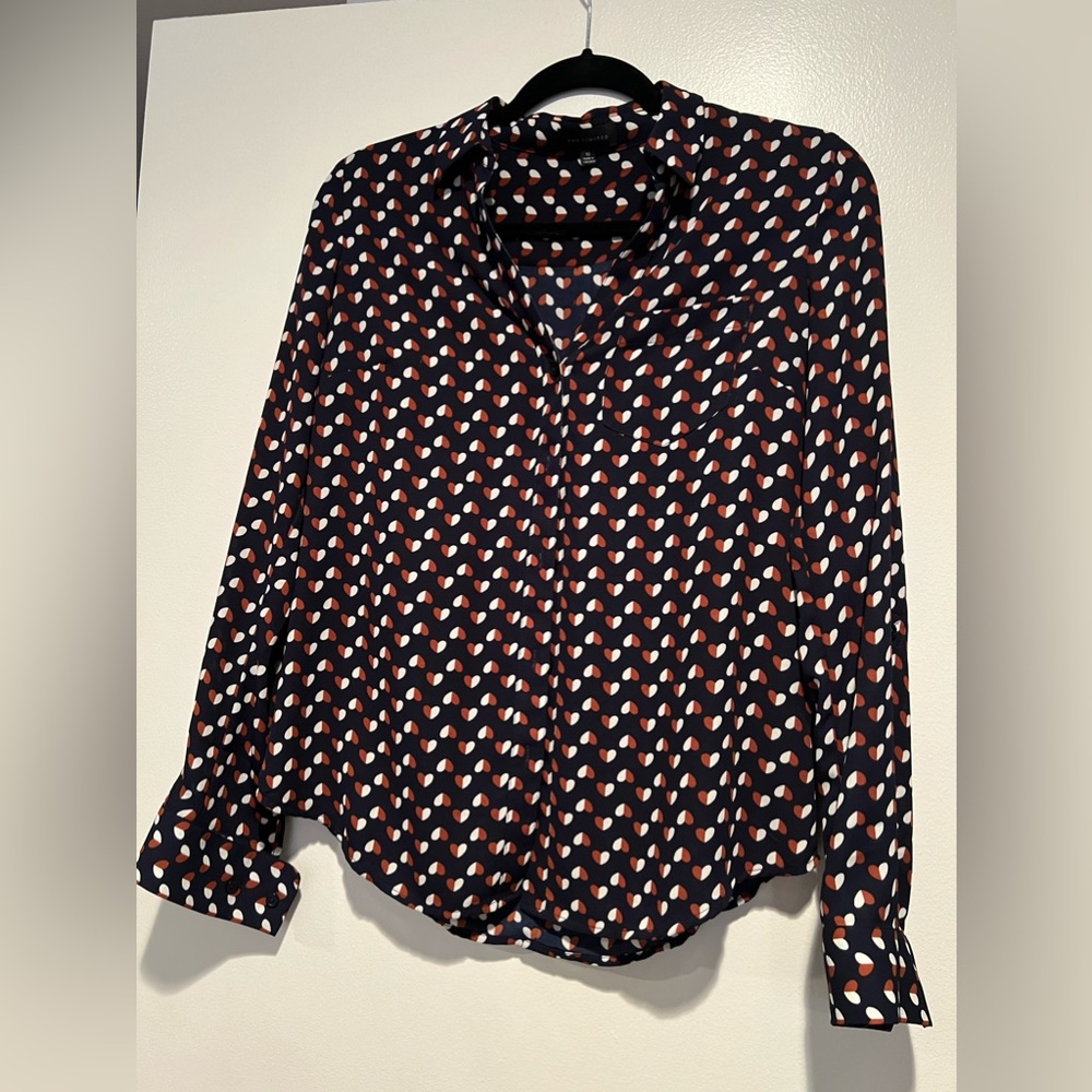 The Limited, hearts XS button up shirt with front pocket.